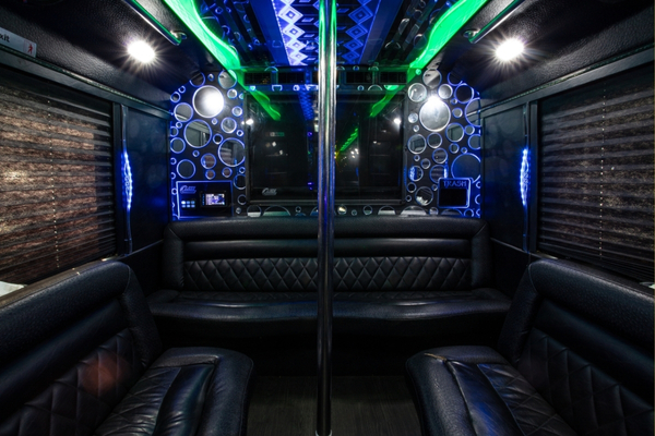 Party-Bus-Bathroom