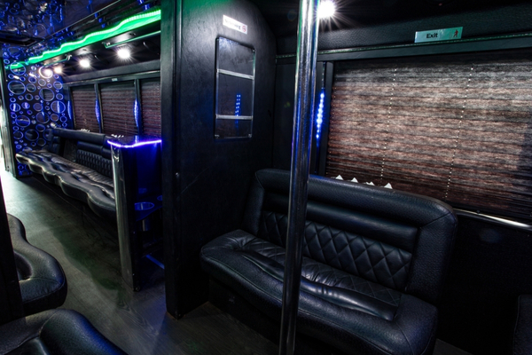 Party-Bus-Bathroom