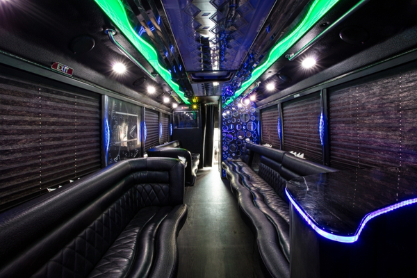 Party-Bus-Bathroom
