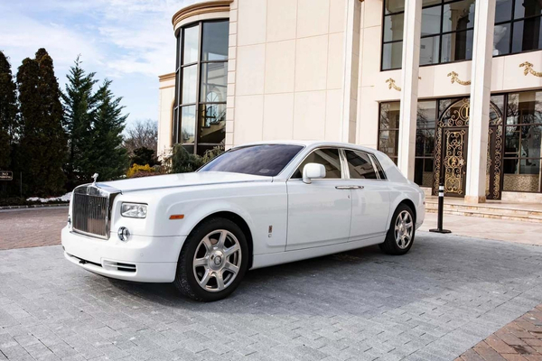 Rolls-Royce-Phantom
