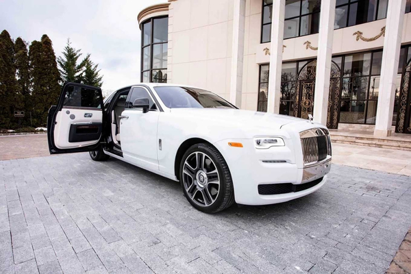 Rolls-Royce-Ghost