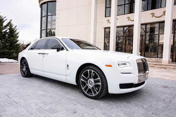 Rolls-Royce-Ghost